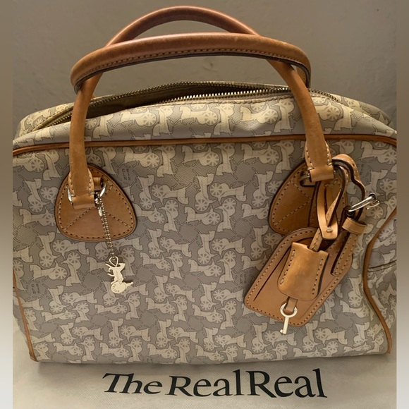 Celine - Picture 1 of 12